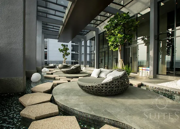 Expressionz By Kl Suites